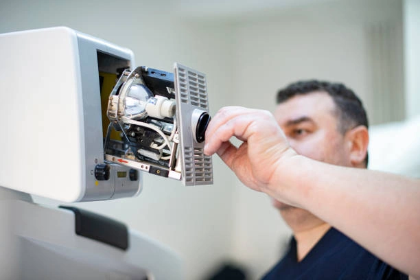 Empresa de manutenção em equipamento hospitalar